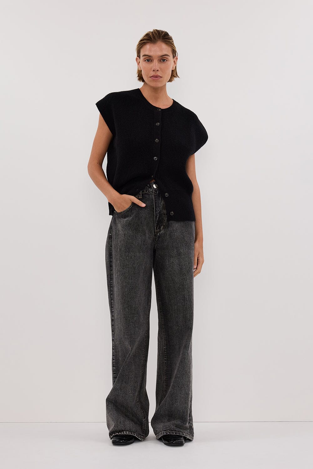 KATE BLACK KNIT VEST Clothing DISSH Boutiques XXS BLACK 