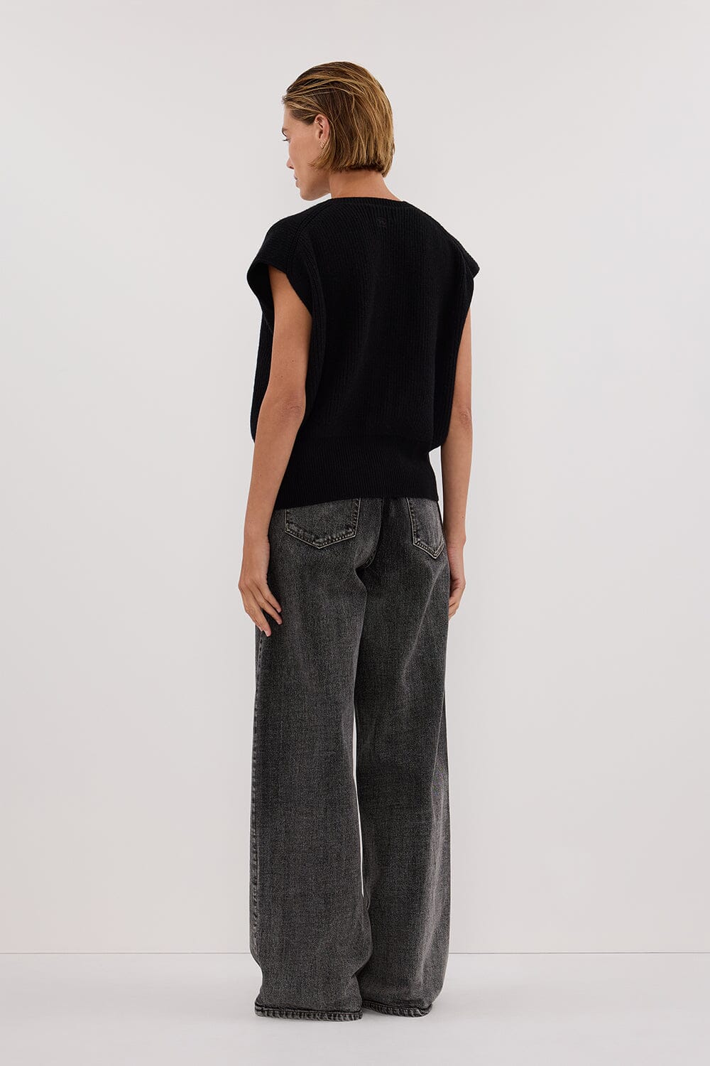 KATE BLACK KNIT VEST Clothing DISSH Boutiques 