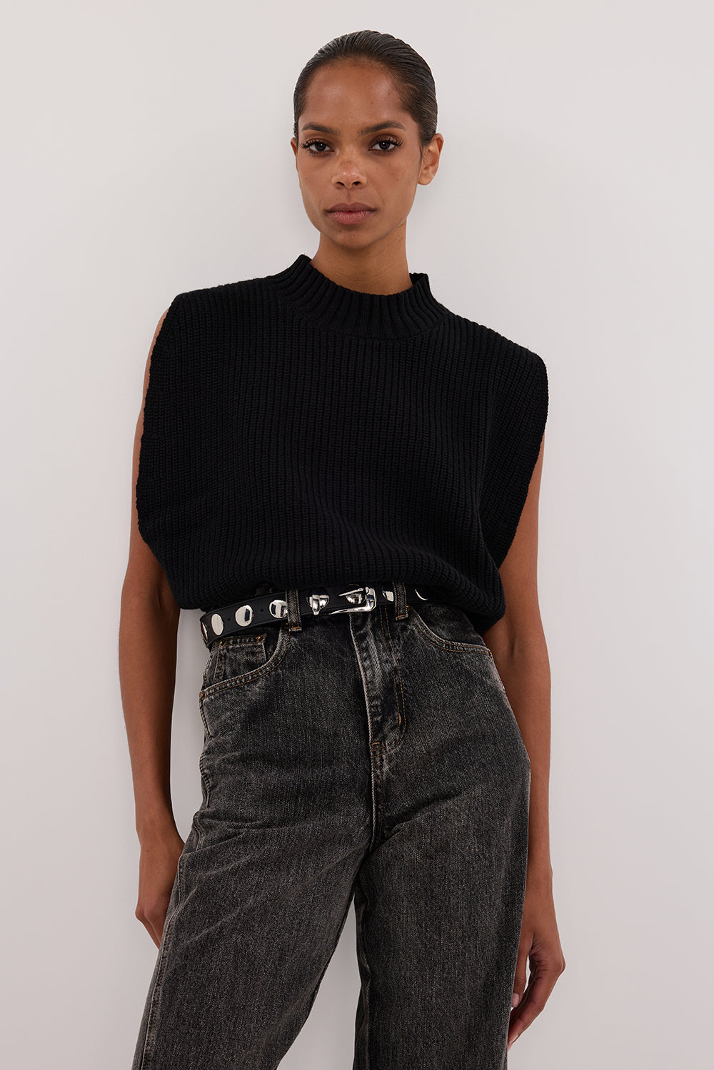 ARO BLACK KNIT TOP Clothing DISSH Boutiques 