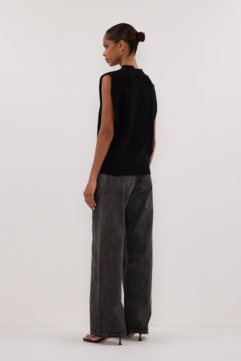 ARO BLACK KNIT TOP Clothing DISSH Boutiques 