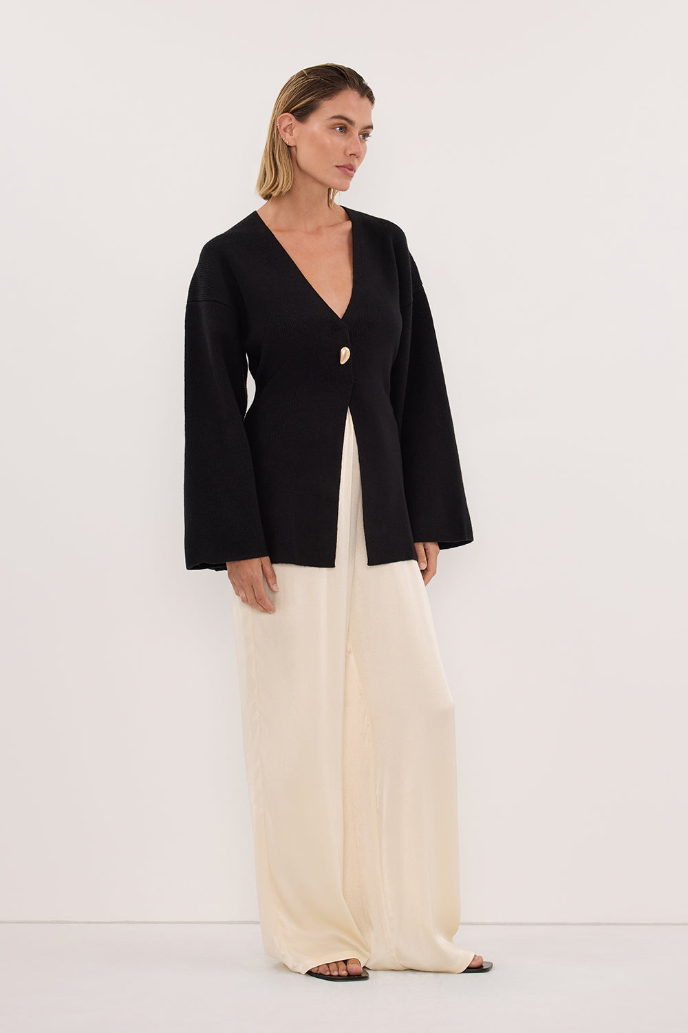 SCOUT BLACK LONG SLEEVE KNIT TOP
