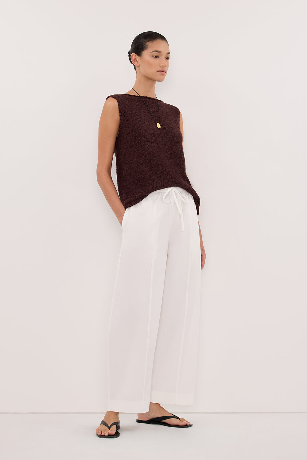 DINA CHOC SLEEVELESS KNIT TOP