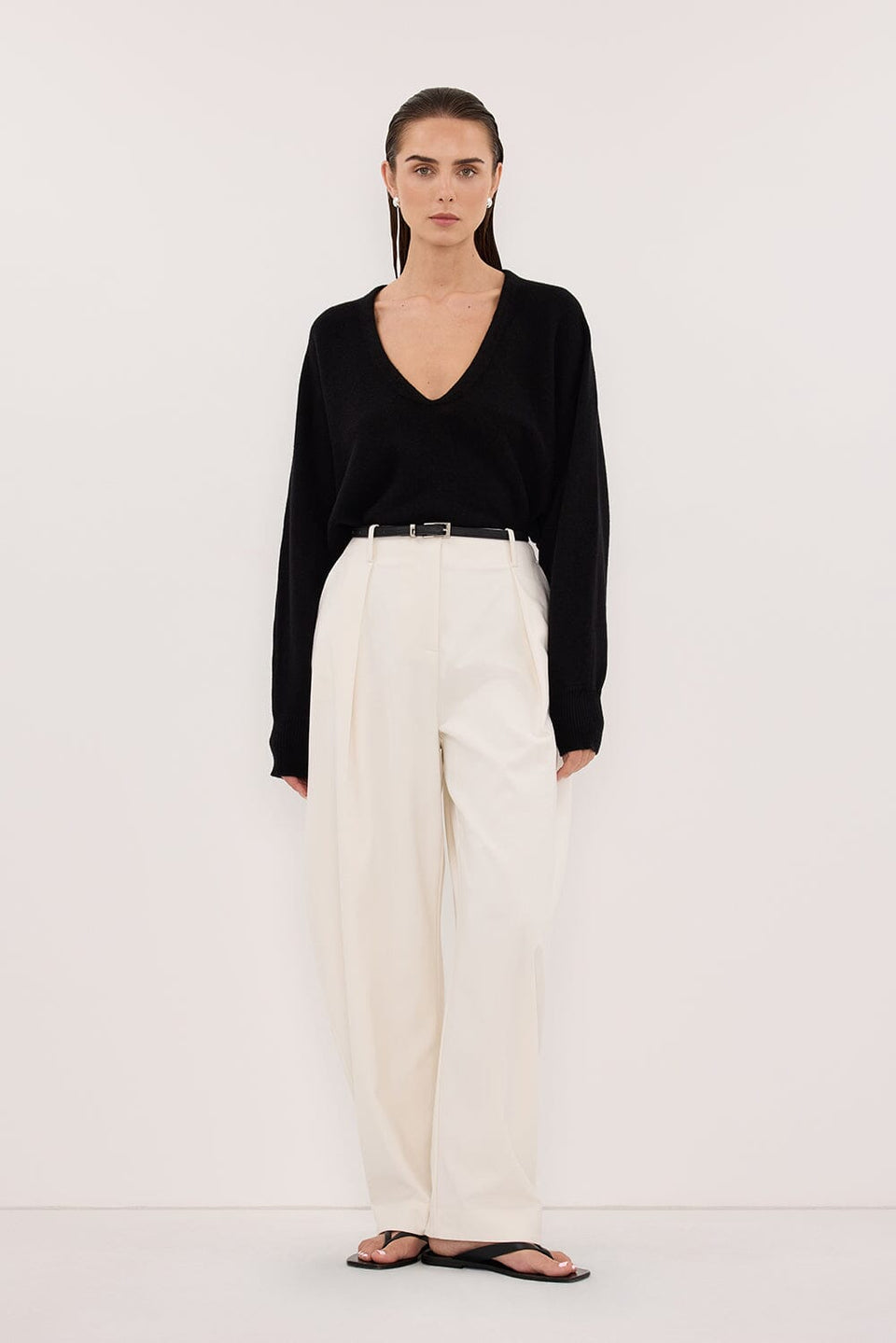 LUMI BLACK V NECK MERINO KNIT JUMPER