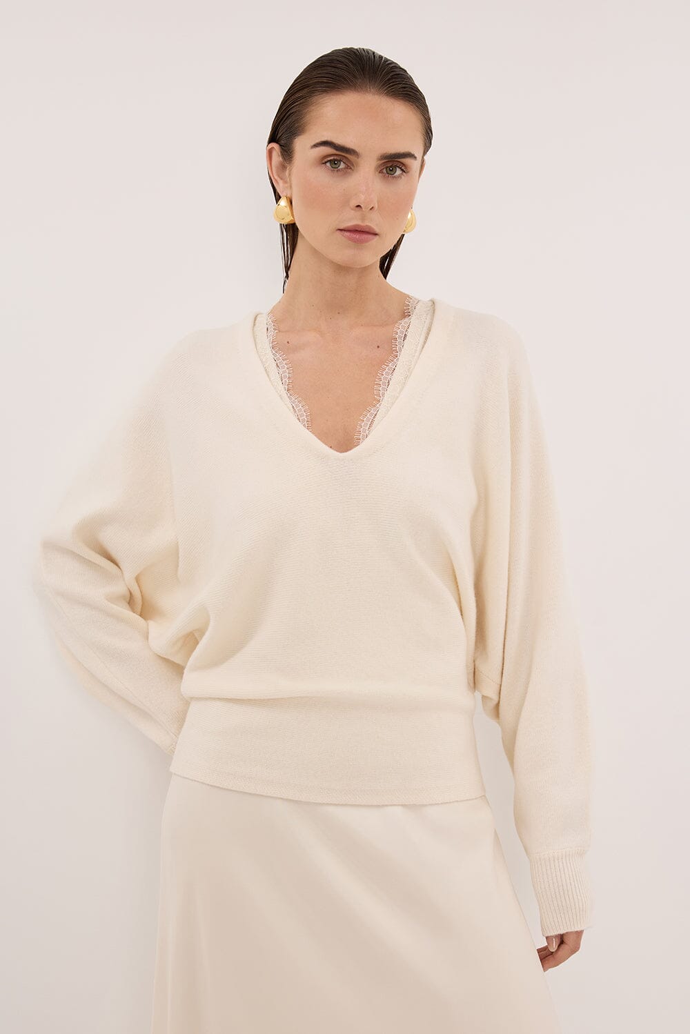 LUMI CREAM V NECK MERINO KNIT JUMPER