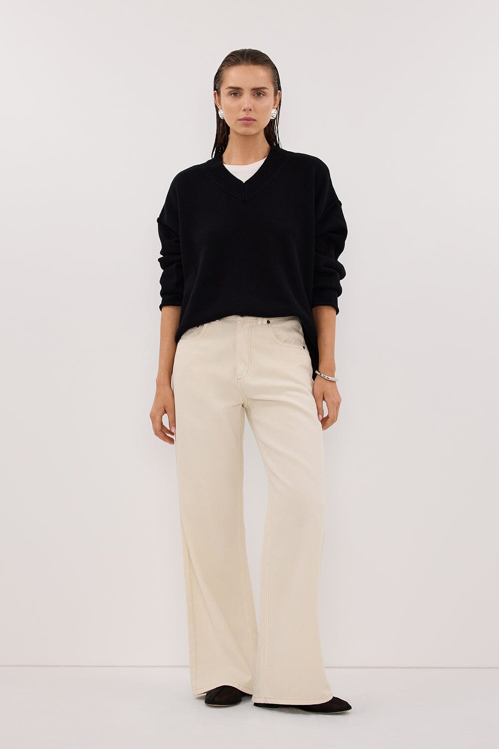FLINT BLACK V NECK KNIT JUMPER