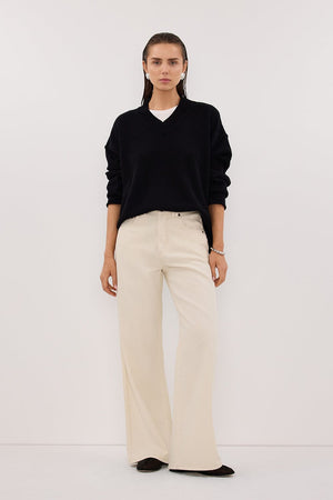 FLINT BLACK V NECK KNIT JUMPER