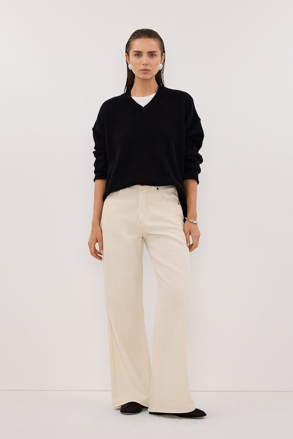 FLINT BLACK V NECK KNIT JUMBER Clothing DISSH Boutiques 