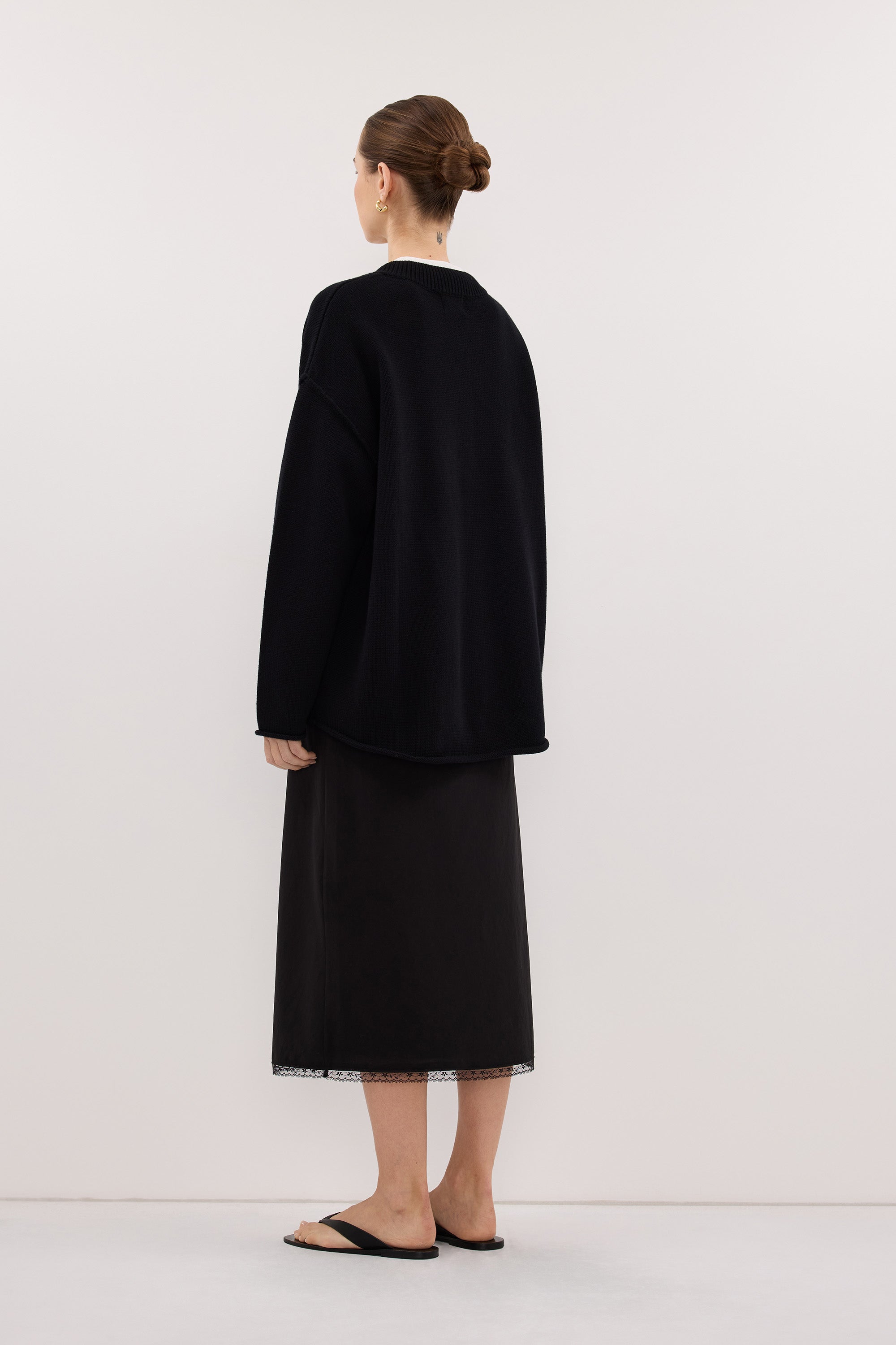 FLINT BLACK V NECK KNIT JUMPER