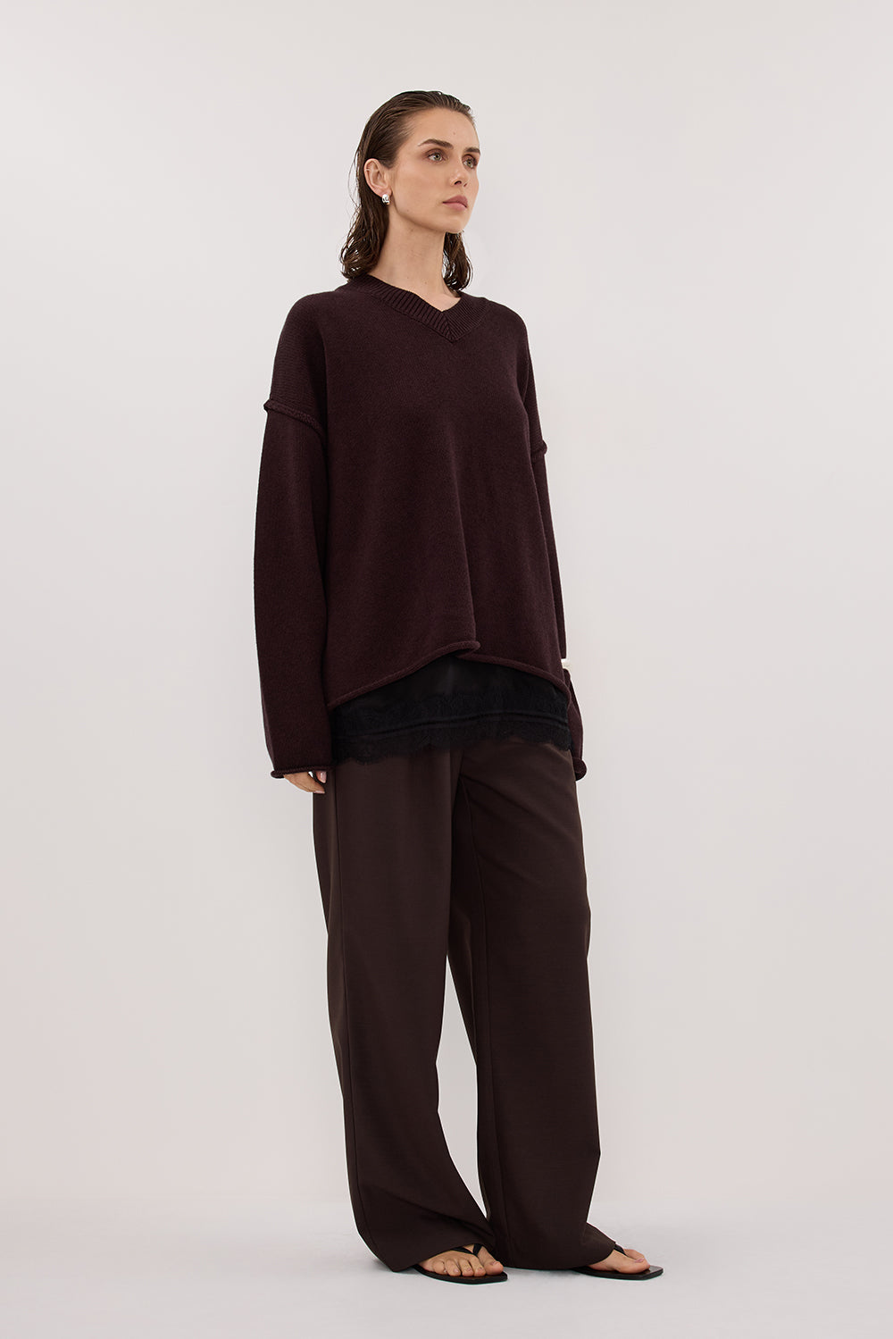FLINT PLUM V NECK KNIT JUMPER