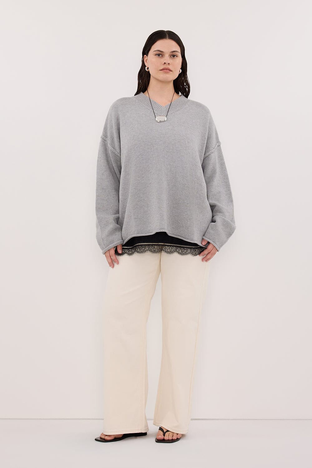 FLINT SILVER V NECK KNIT JUMPER
