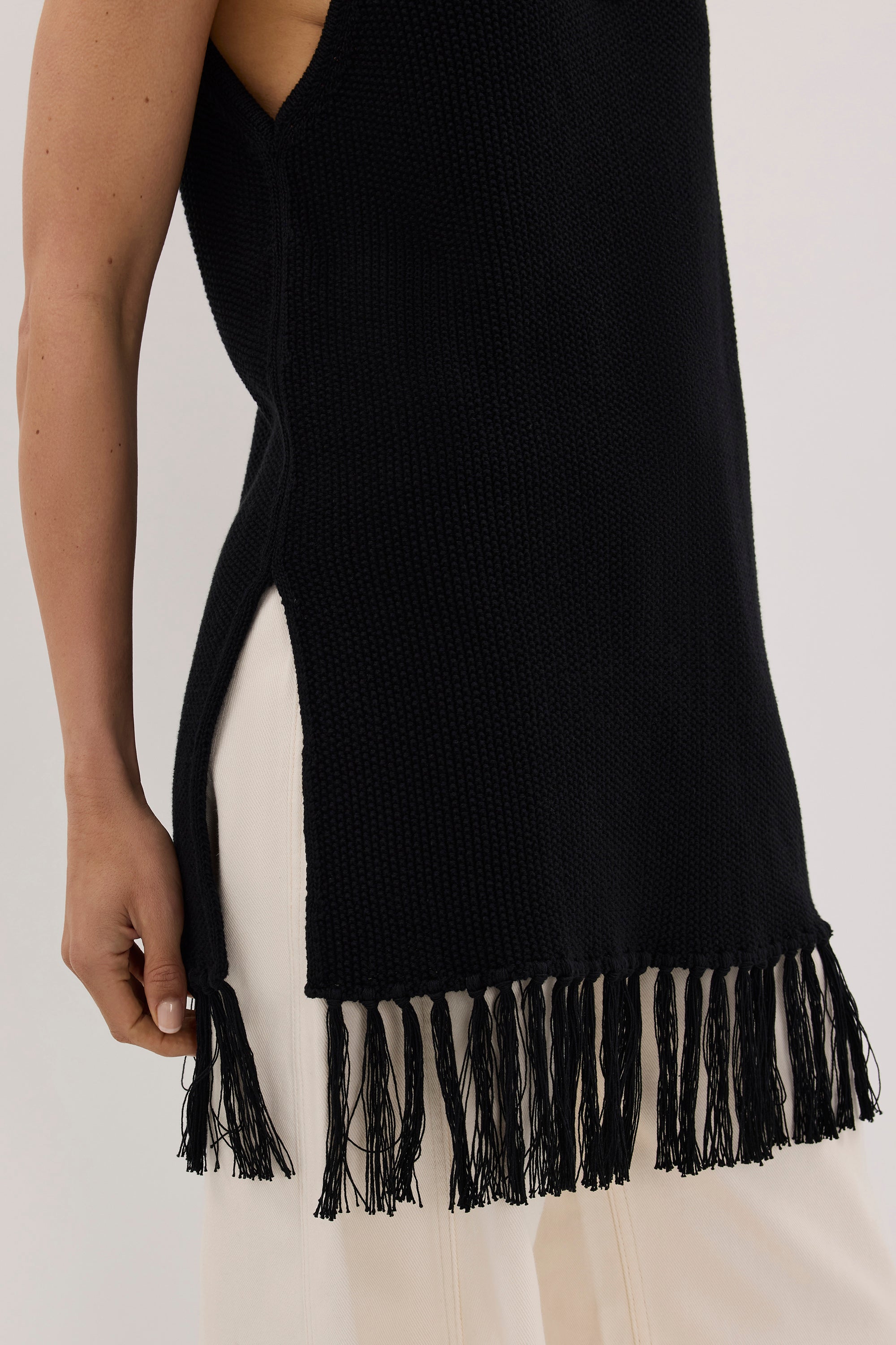 BENETTE BLACK FRINGE TUNIC TOP