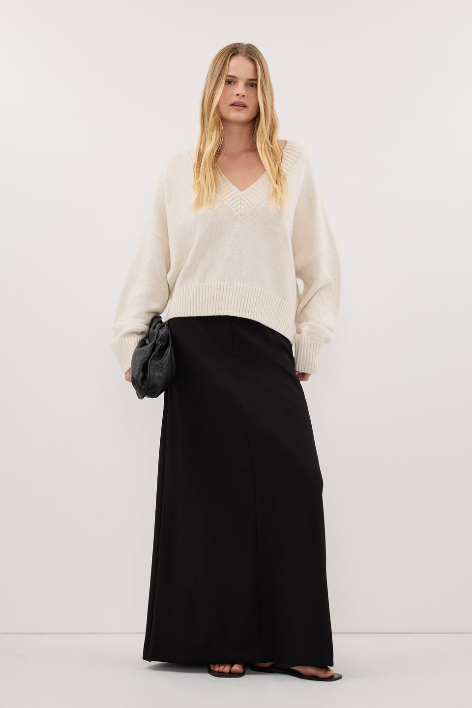 ZELLA IVORY V NECK KNIT JUMPER