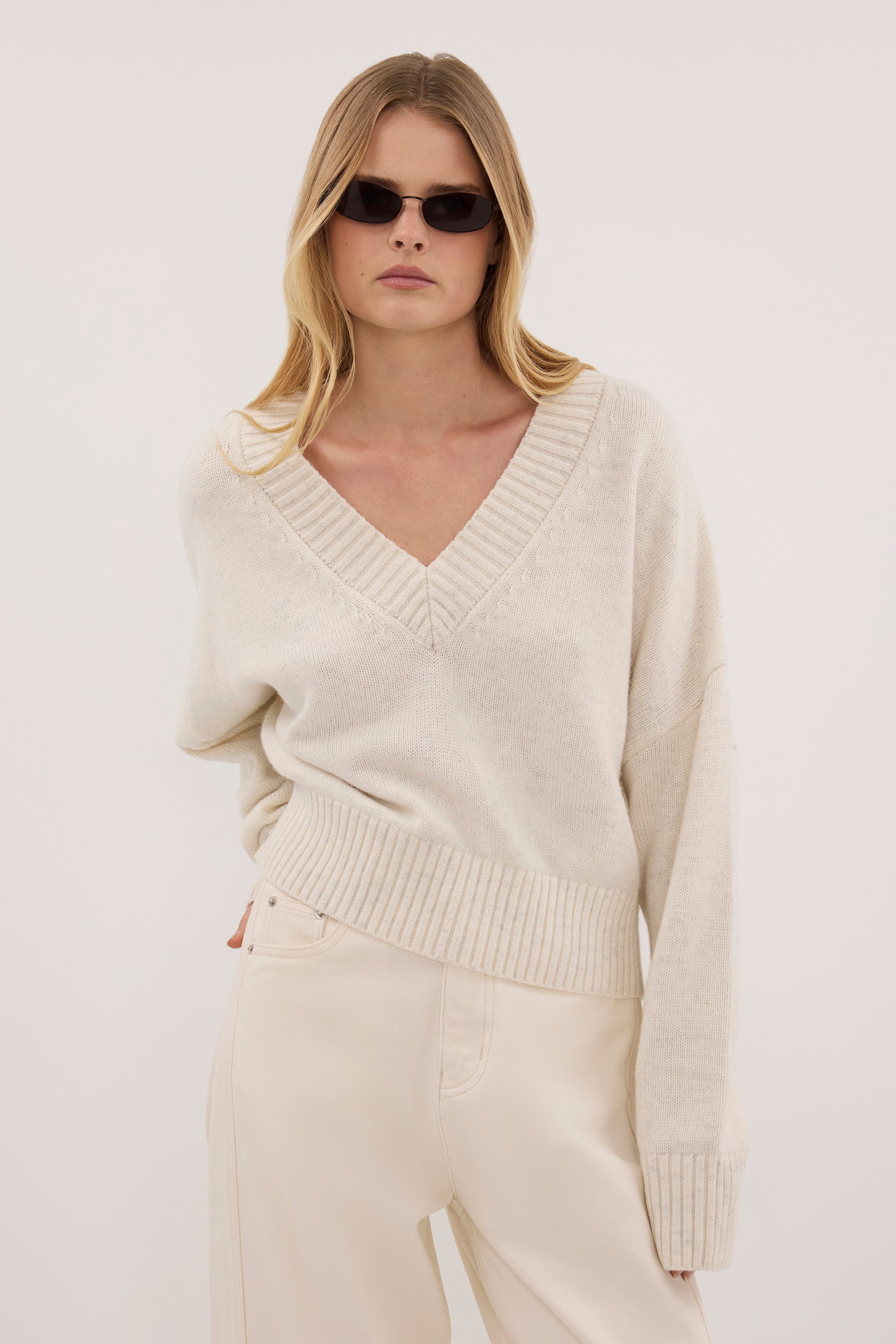 ZELLA IVORY V NECK KNIT JUMPER