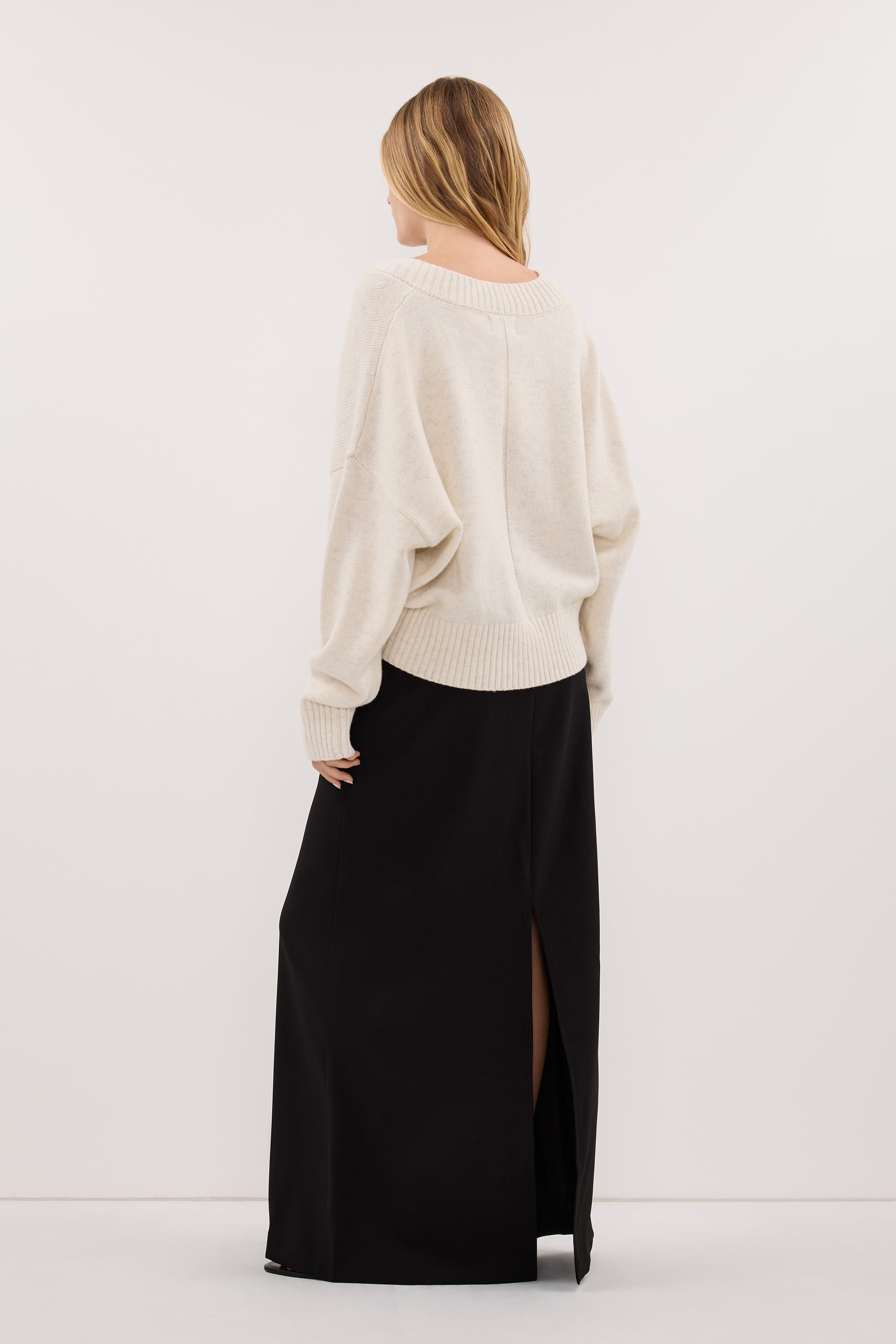 ZELLA IVORY V NECK KNIT JUMPER
