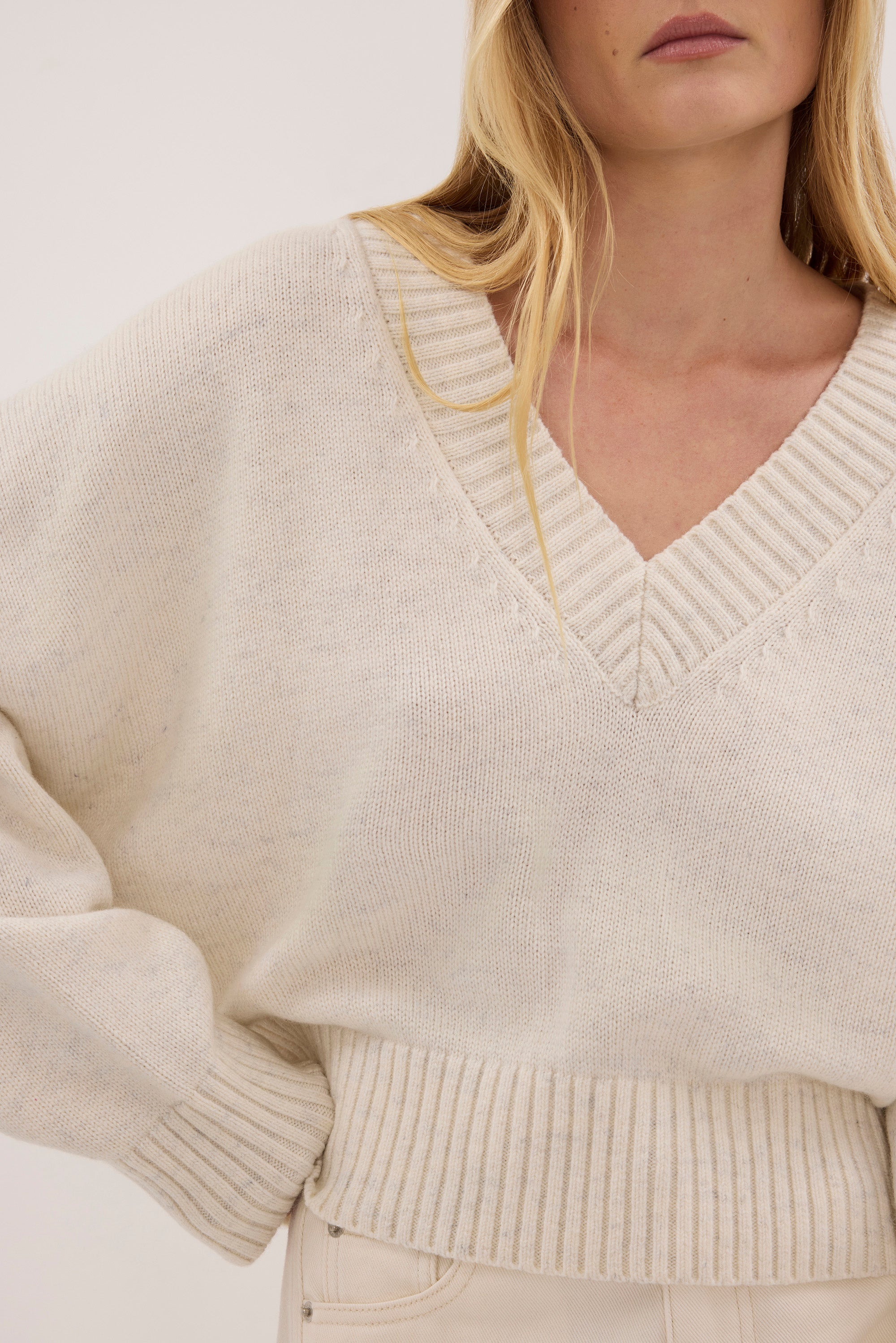 ZELLA IVORY V NECK KNIT JUMPER
