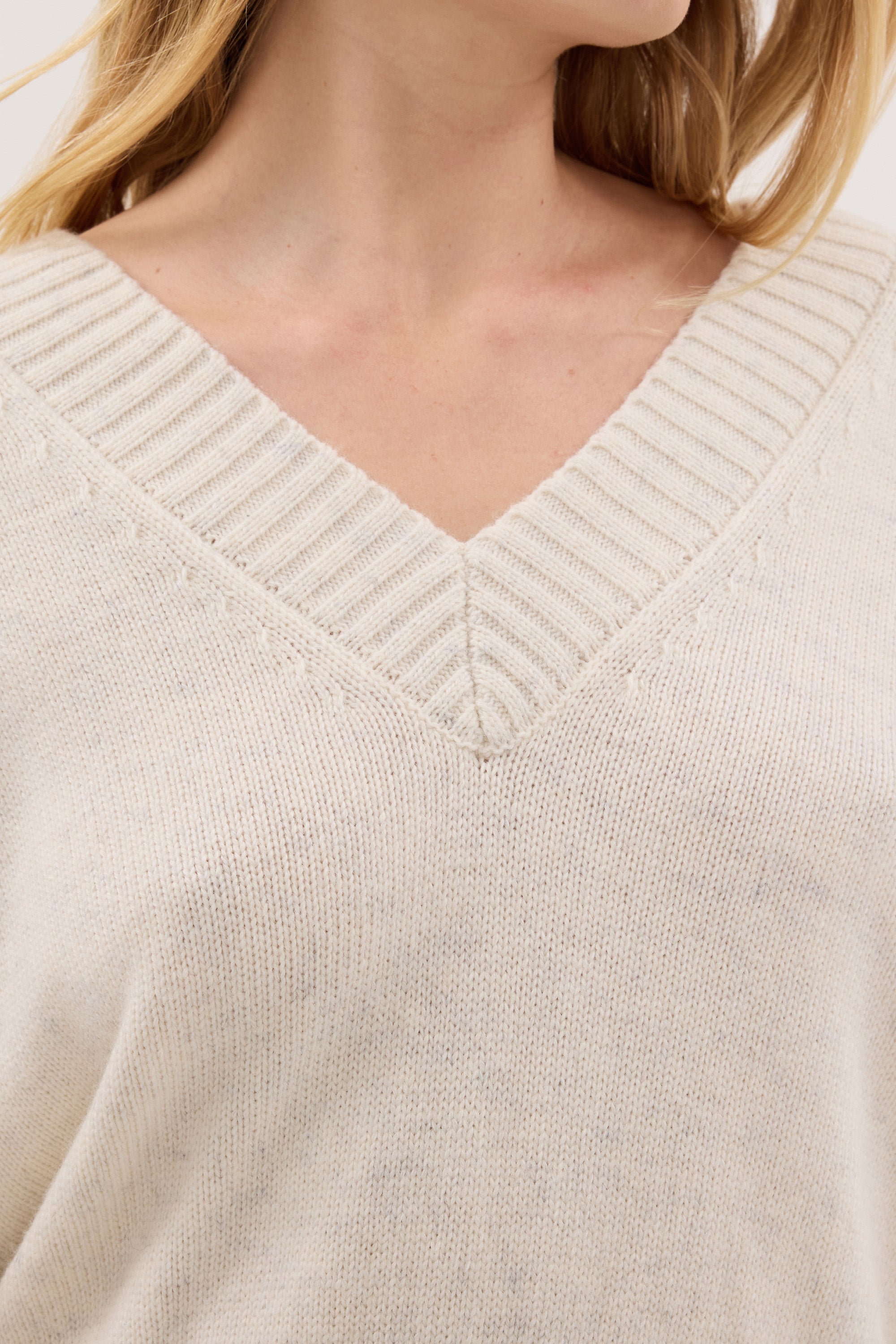 ZELLA IVORY V NECK KNIT JUMPER