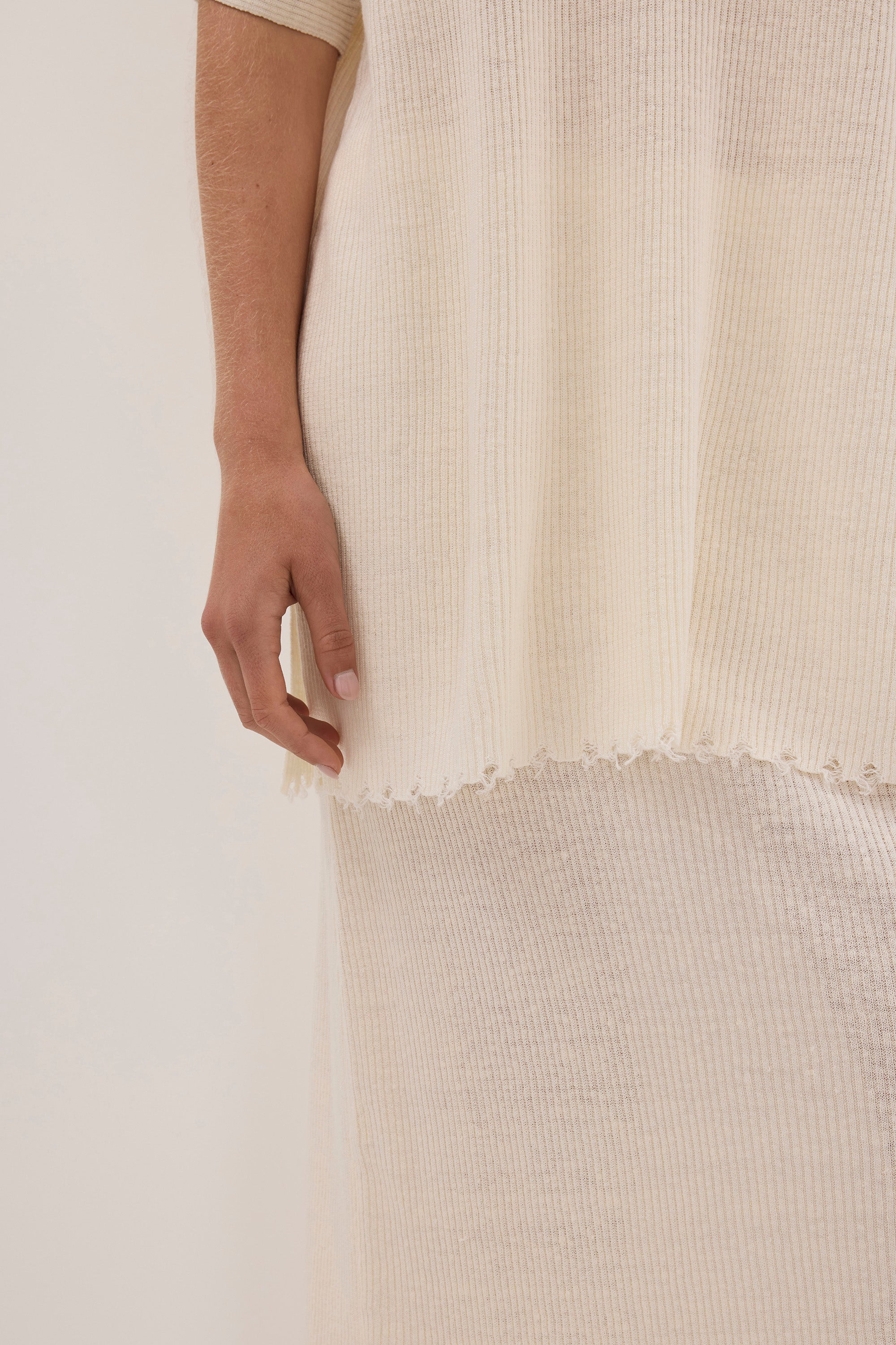 TEAGAN IVORY LONGLINE LINEN TEE
