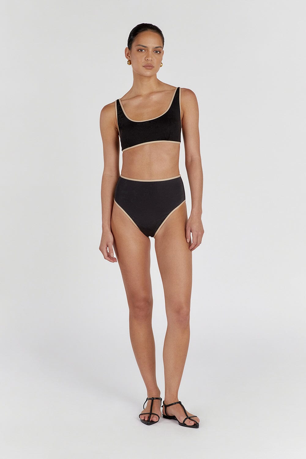 BAILEY BLACK CONTRAST SCOOP TOP Clothing DISSH Boutiques 